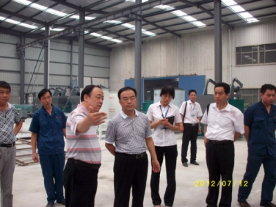 2012.7.12日李國忠教授到我公司參觀考察、指導工作